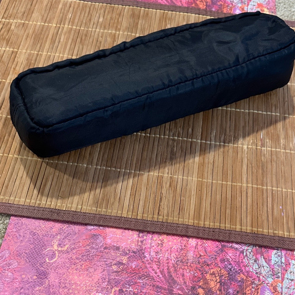 Black Travel Gadget Pouch – Cushioned Nylon, Zip Top, 12"x4"x3", Excellent